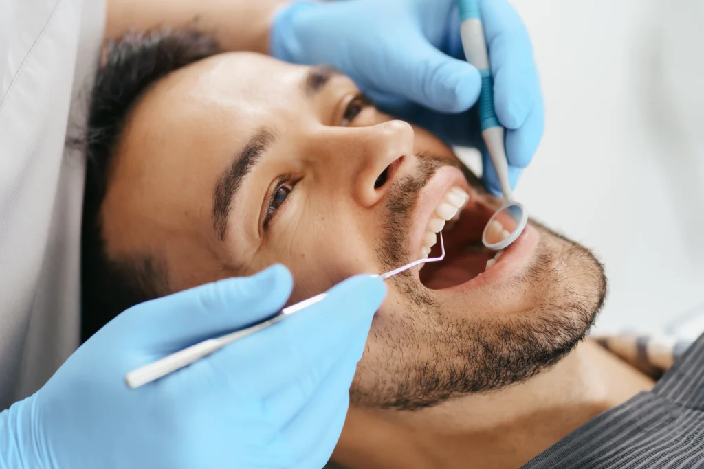 Implants sur mesure pour une dentition revitalisée