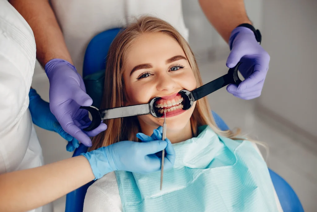 Dentisterie esthétique : l’harmonie et la symétrie de votre sourire